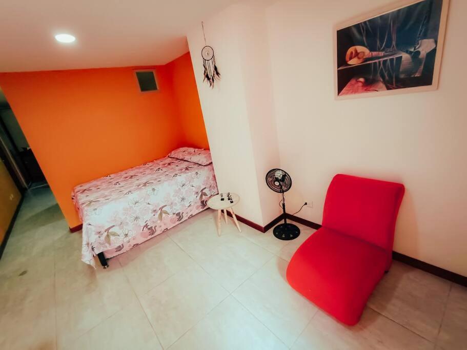 Lindo apartamento con patio privado.