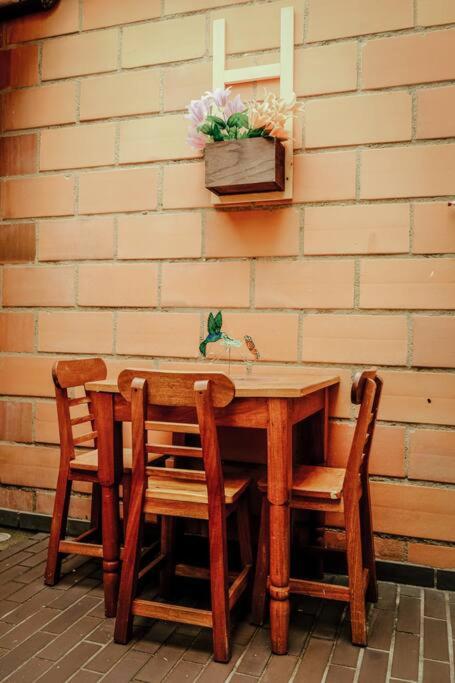 Lindo apartamento con patio privado.
