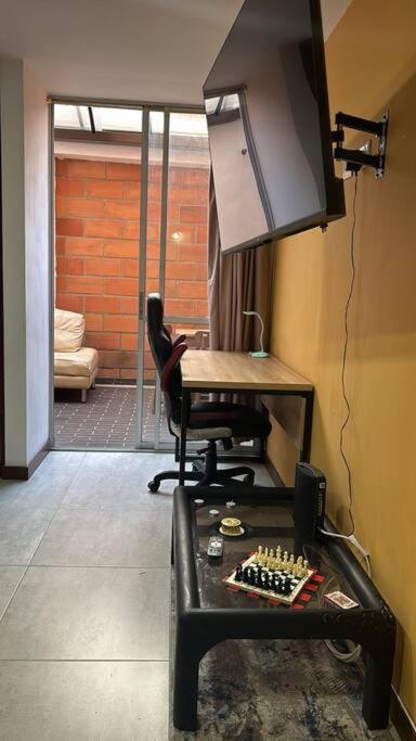 Lindo apartamento con patio privado.