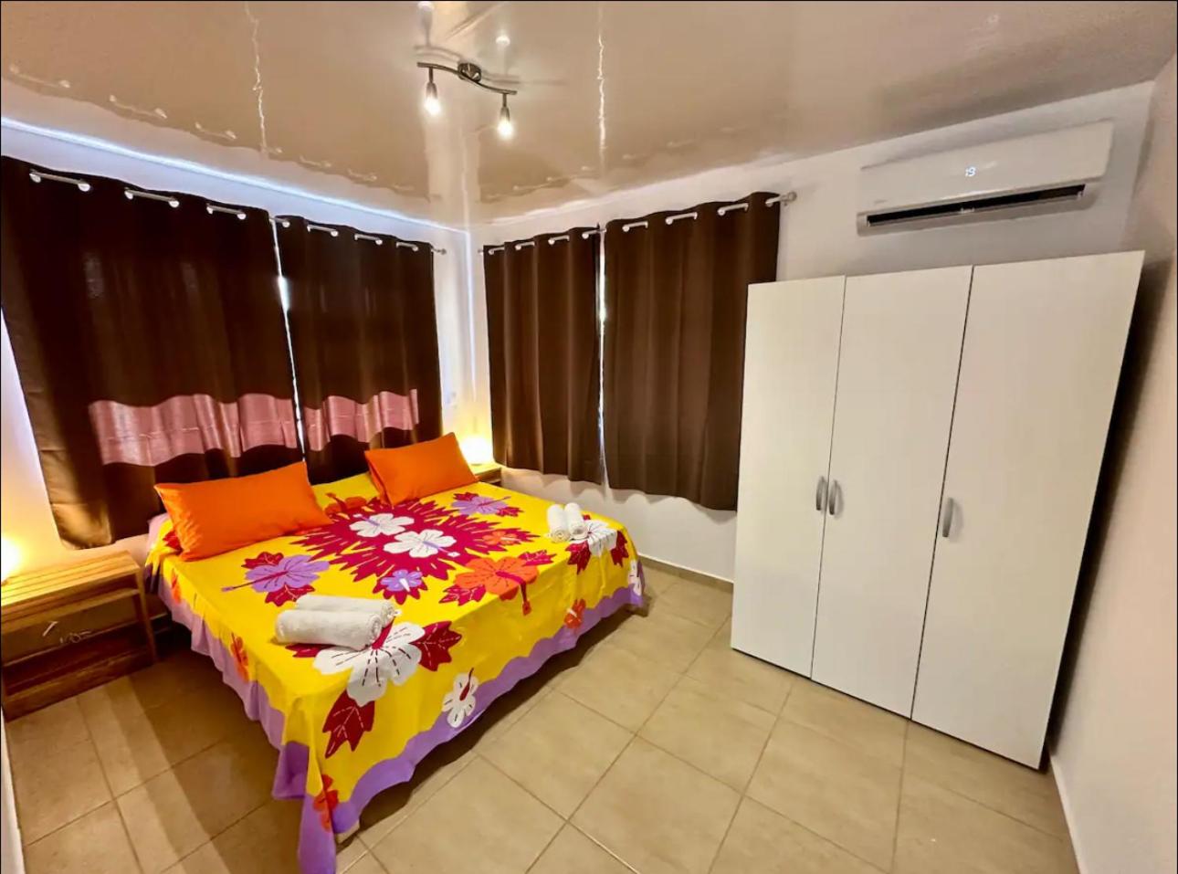 Maison Te Manu - plage privée avec vue sur Tahiti à quelques pas view 3