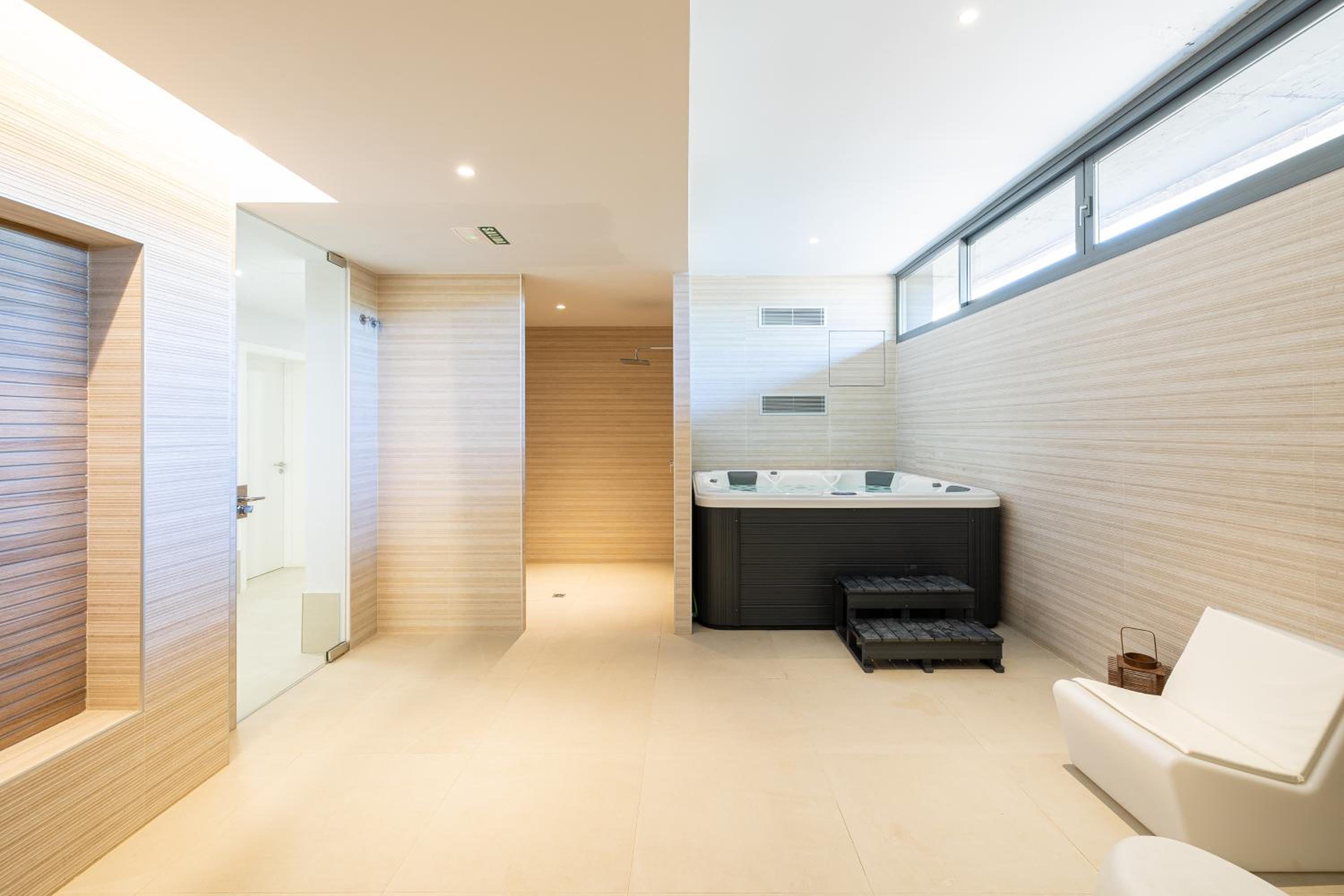 Luxury House Chaparral Golf E70 by AORA STAY