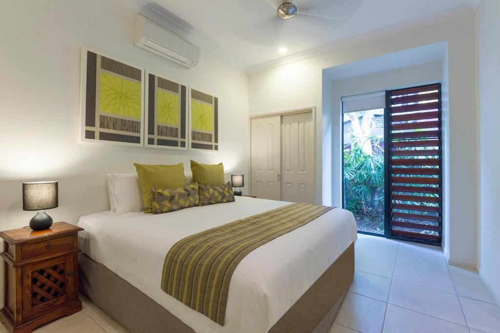 Footsteps to Four Mile - Port Douglas