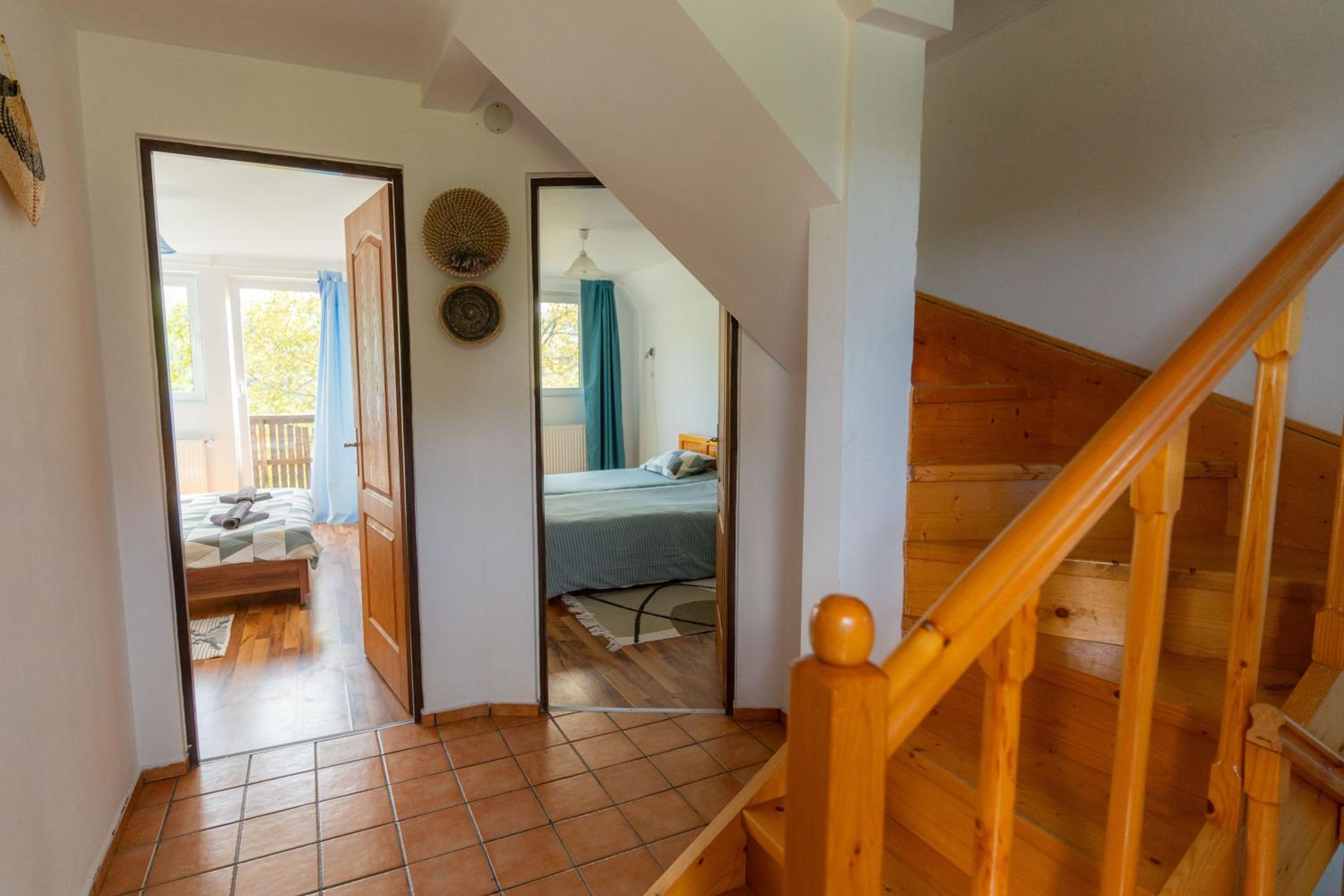House Yvonne Camping Ananas Cisnadioara