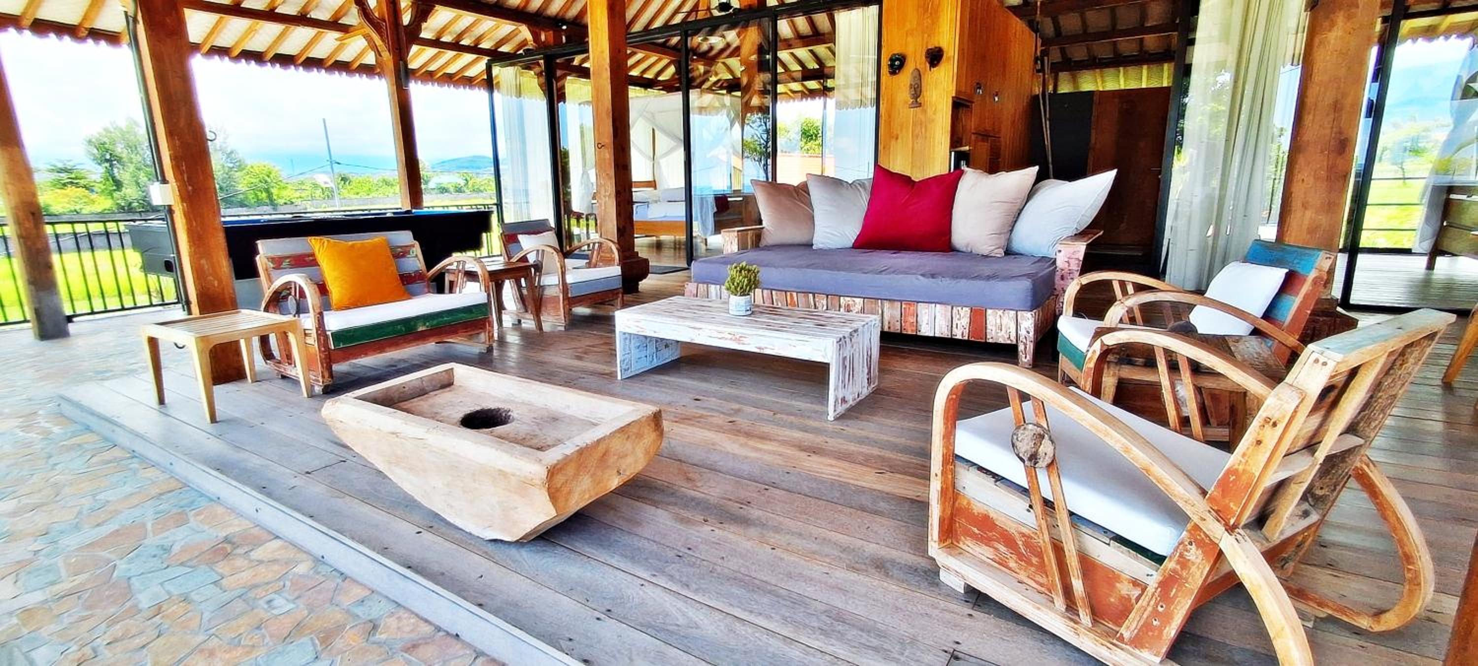 JOGLO APONG Beachfront Apartment view 5