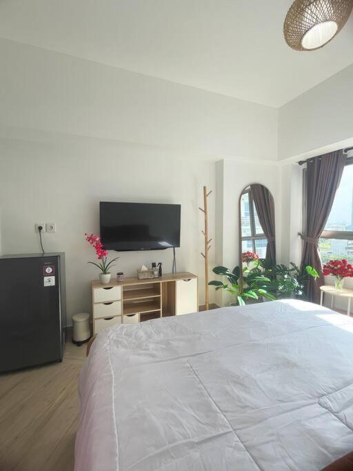 Summarecon Bekasi Apt Springlake view 3