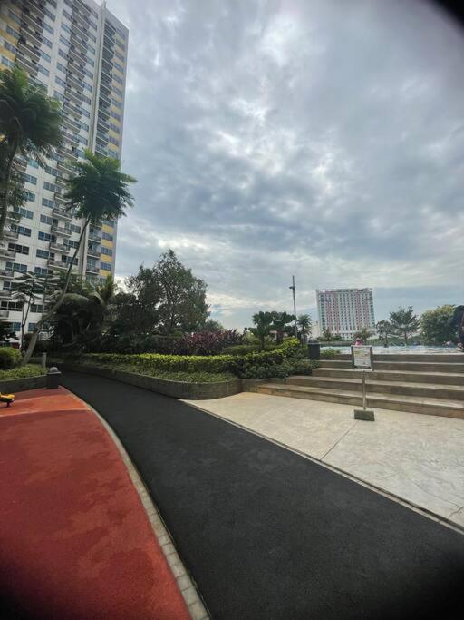 Summarecon Bekasi Apt Springlake view 4