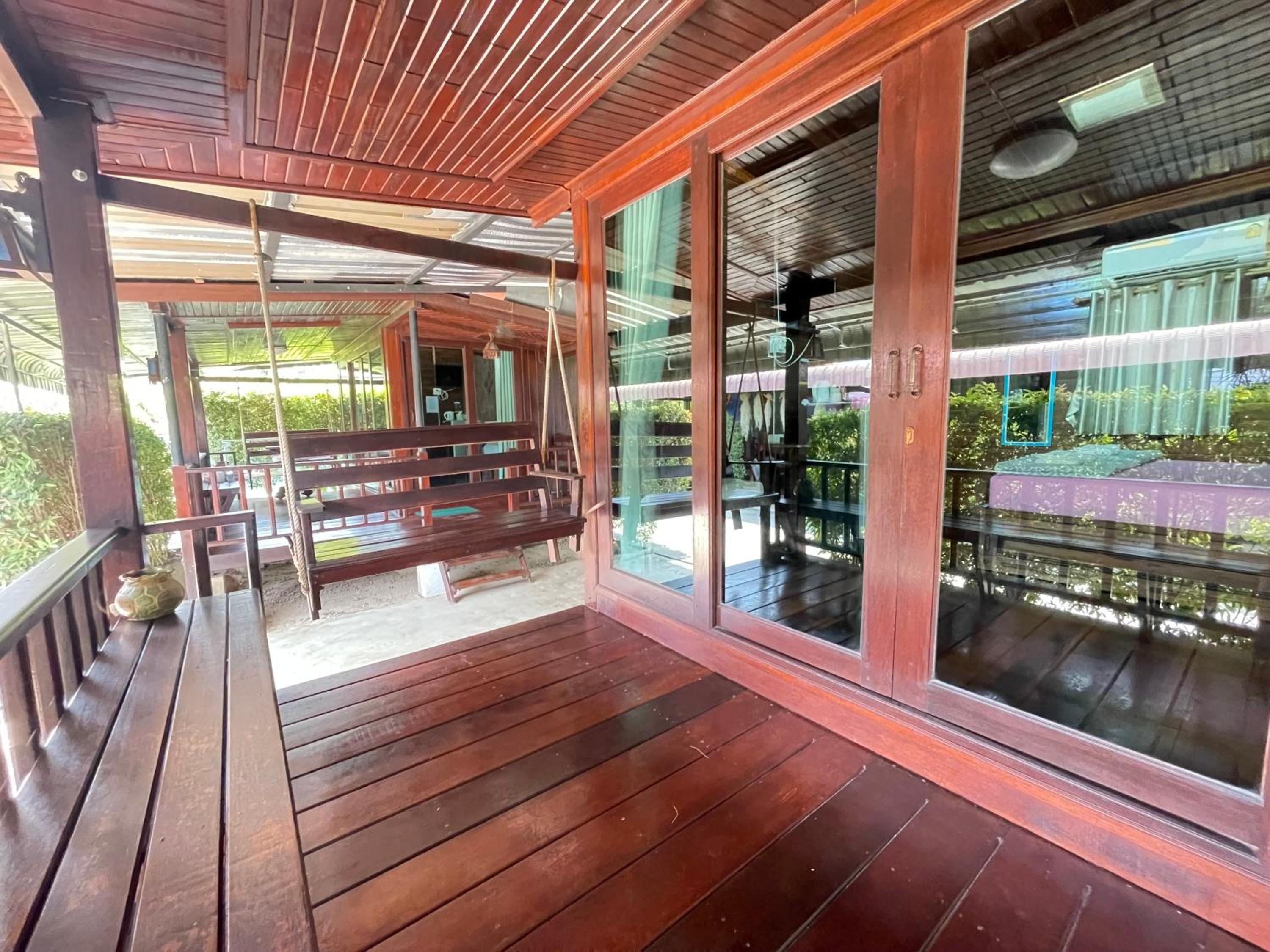 Hotel Ruen Orathai Resort - Image 1