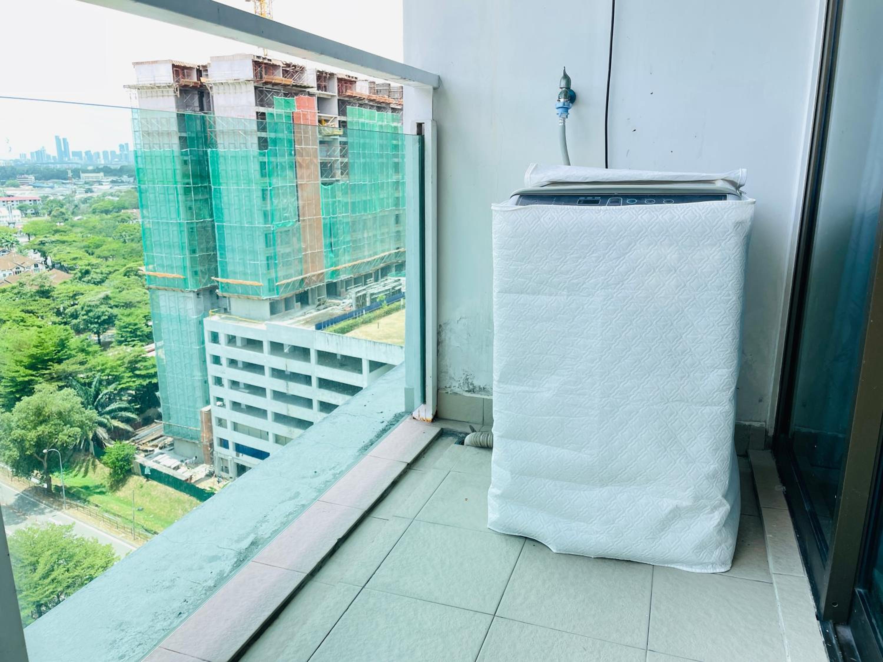JB Mount Austin Palazio Cozy High floor Studio 2-4pax near AEON A1-13