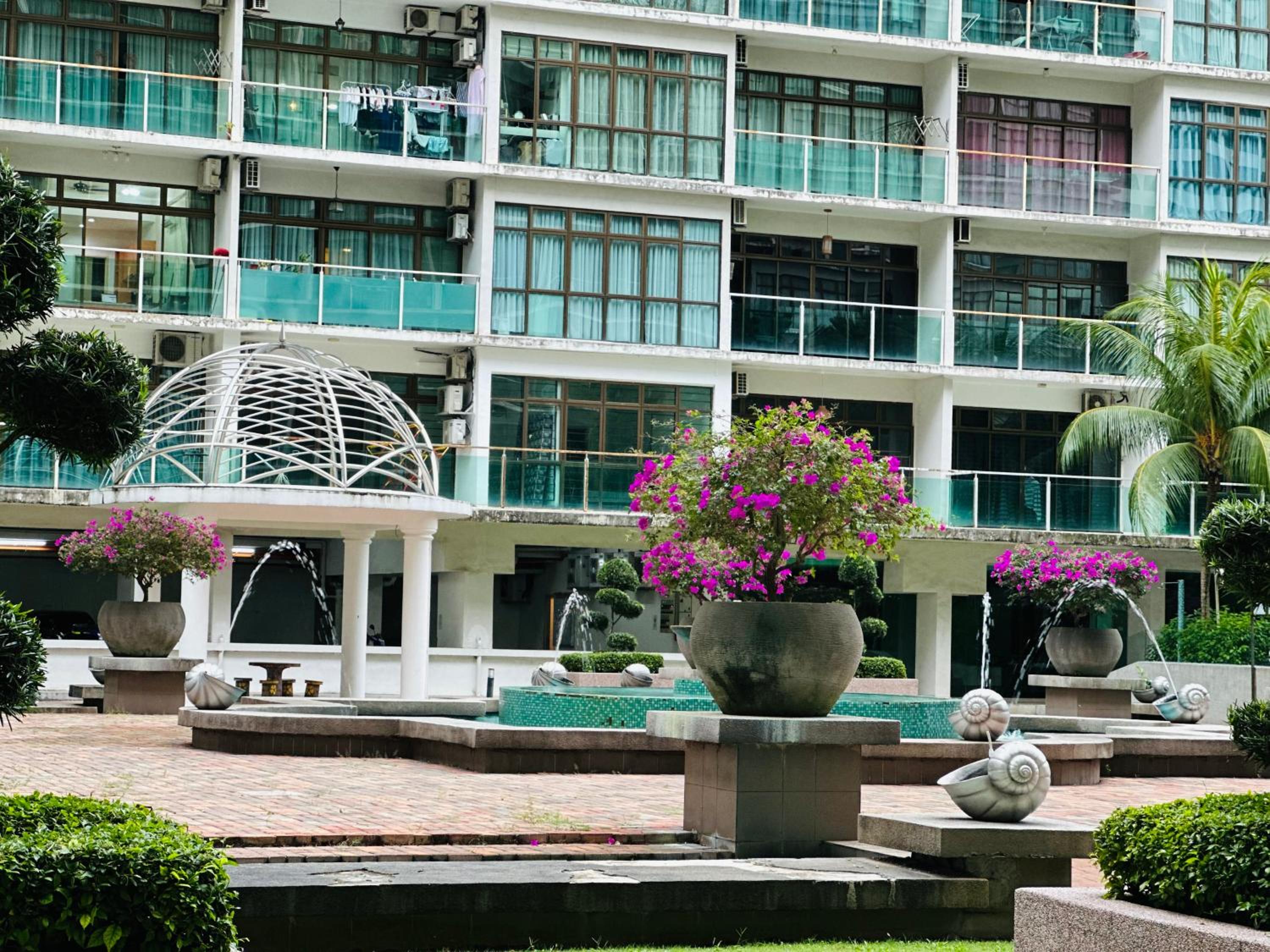 JB Mount Austin Palazio Cozy High floor Studio 2-4pax near AEON A1-13