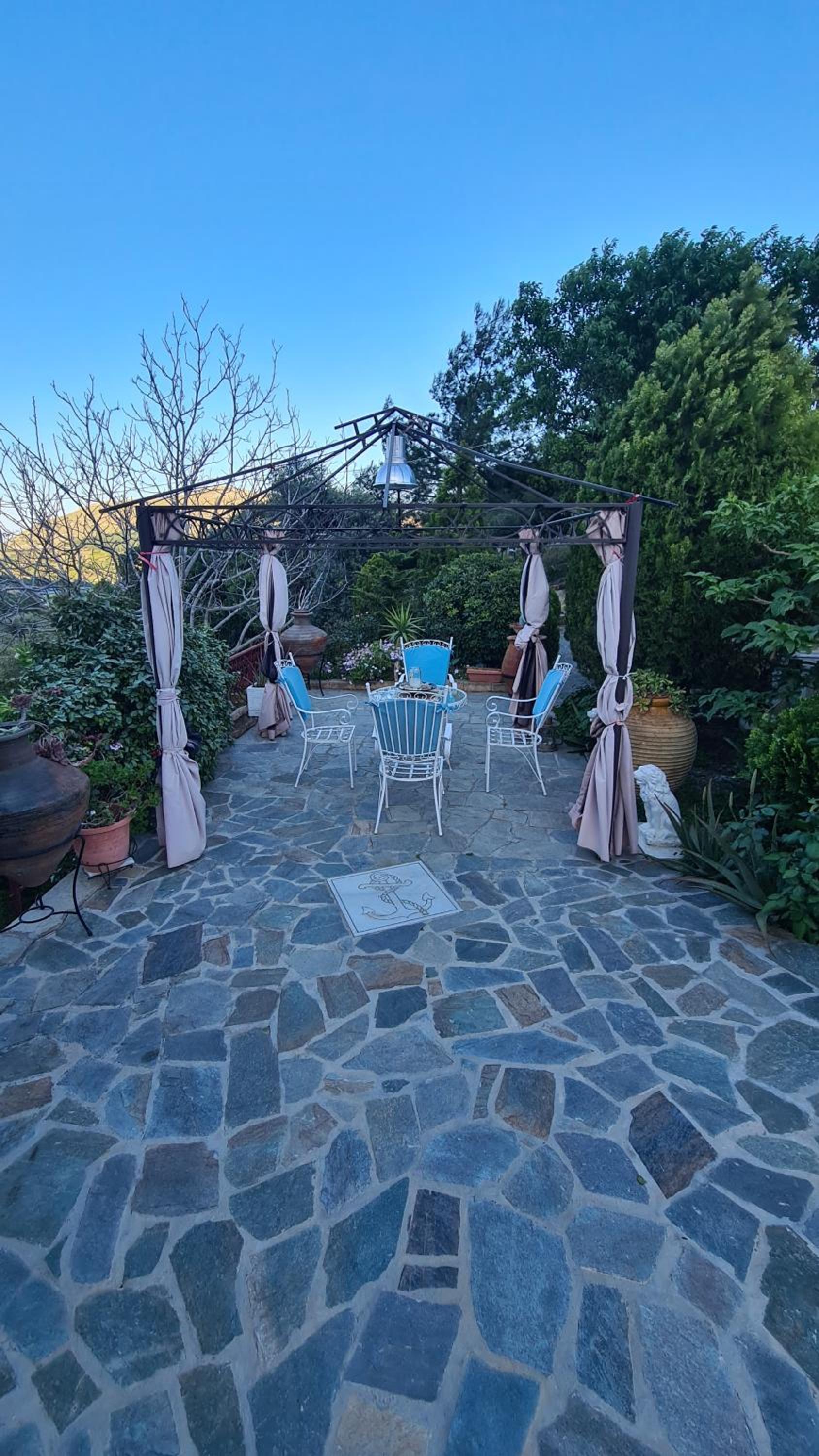 Stratigato Garden Getaway near Chios Town