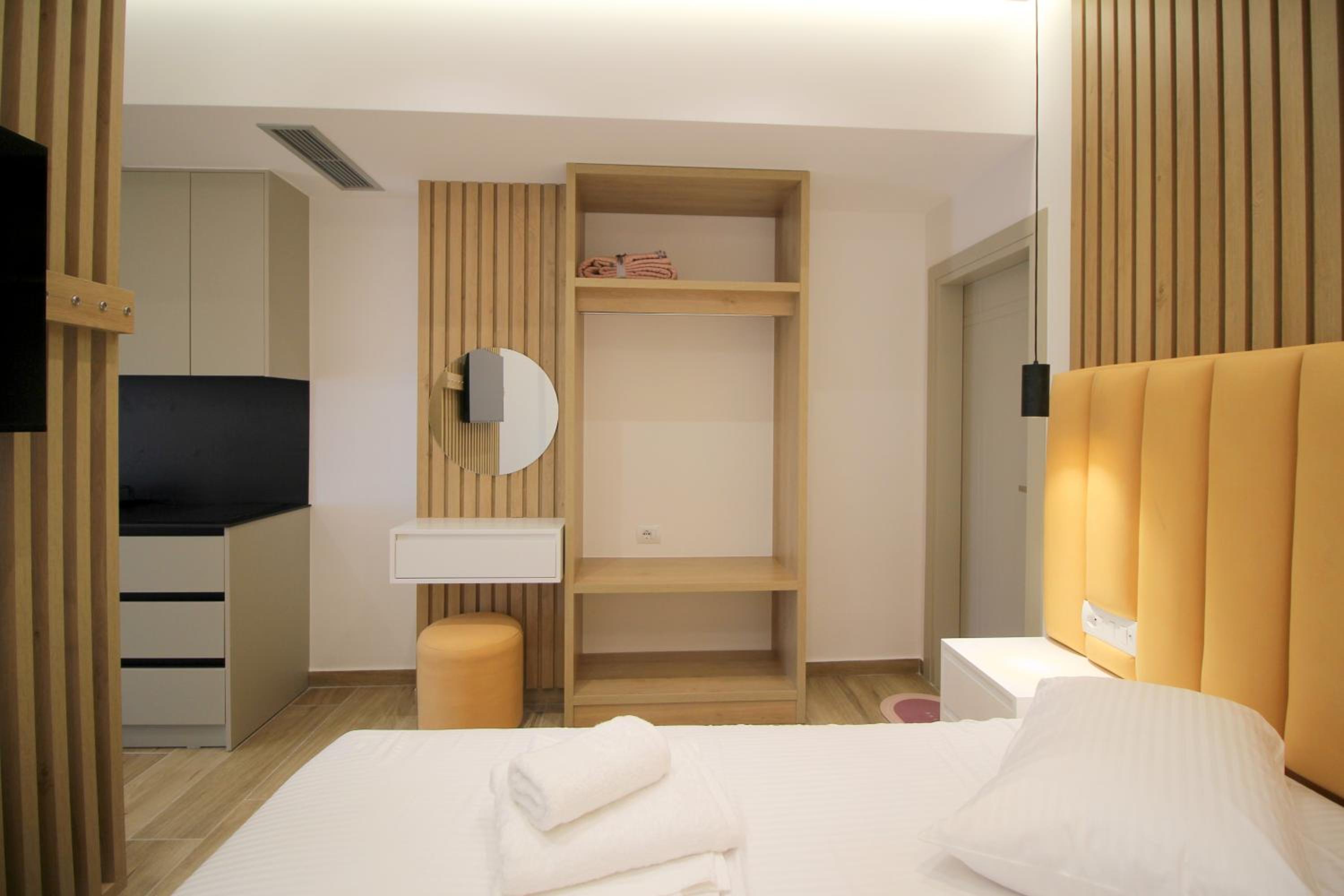 Alis Apartments