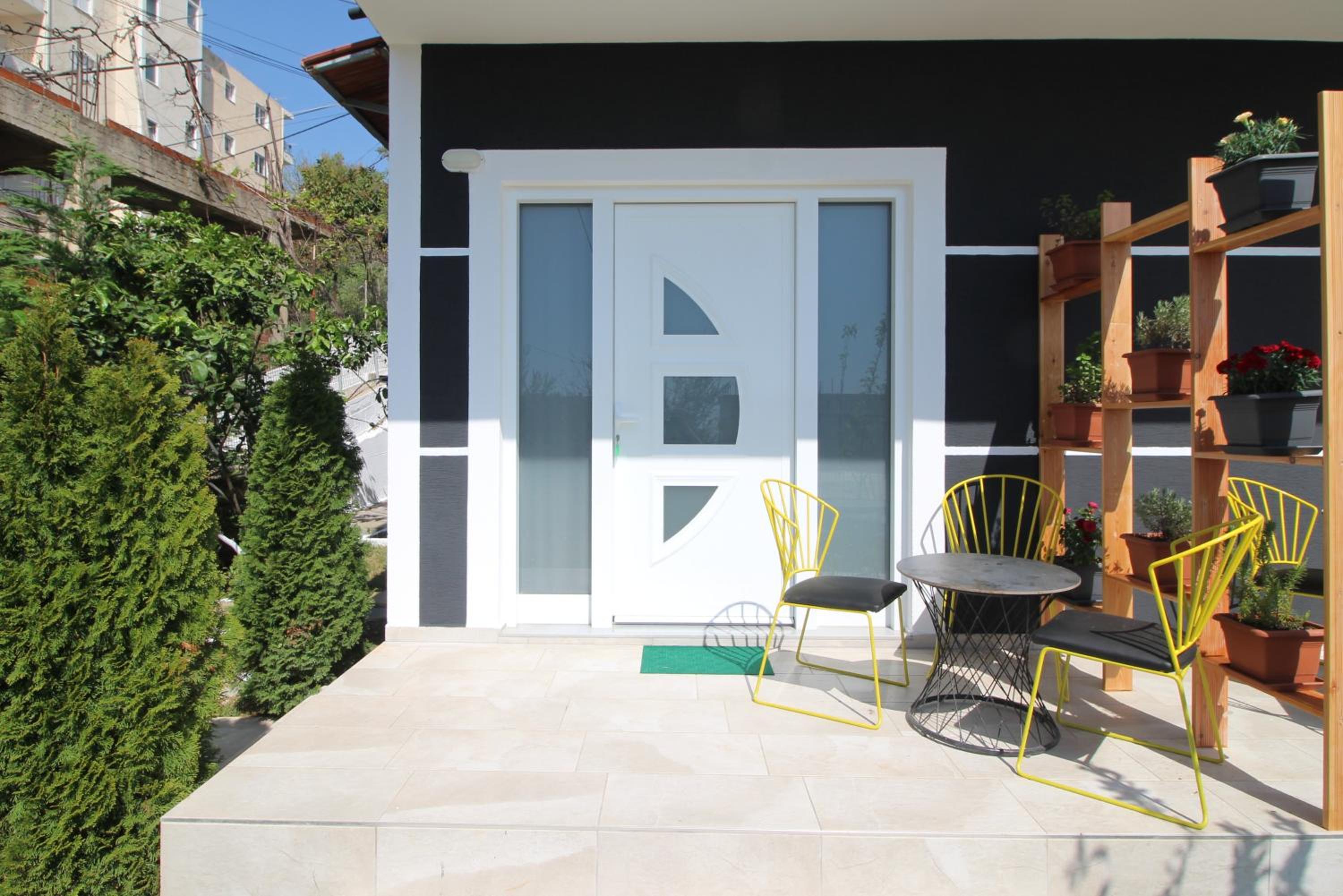 Alis Apartments