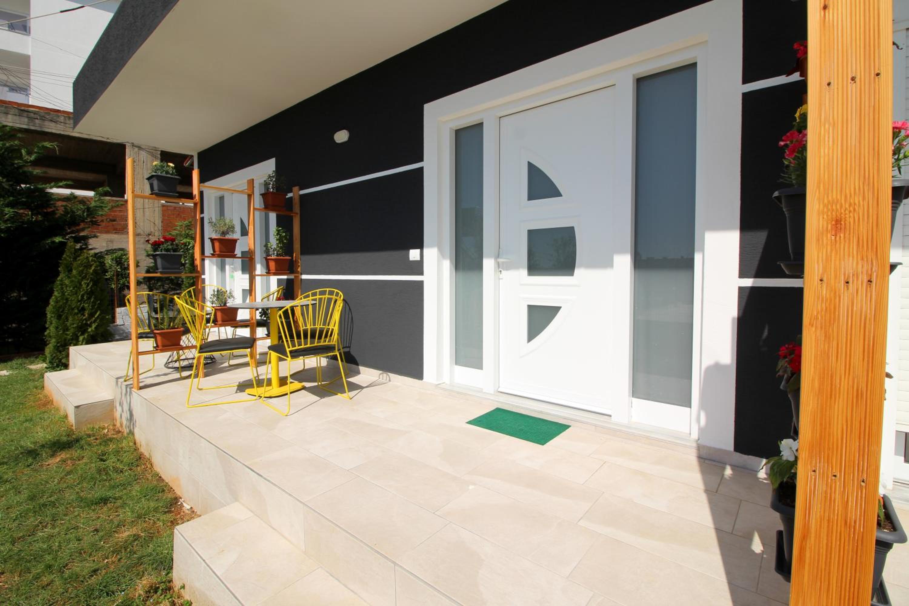 Alis Apartments