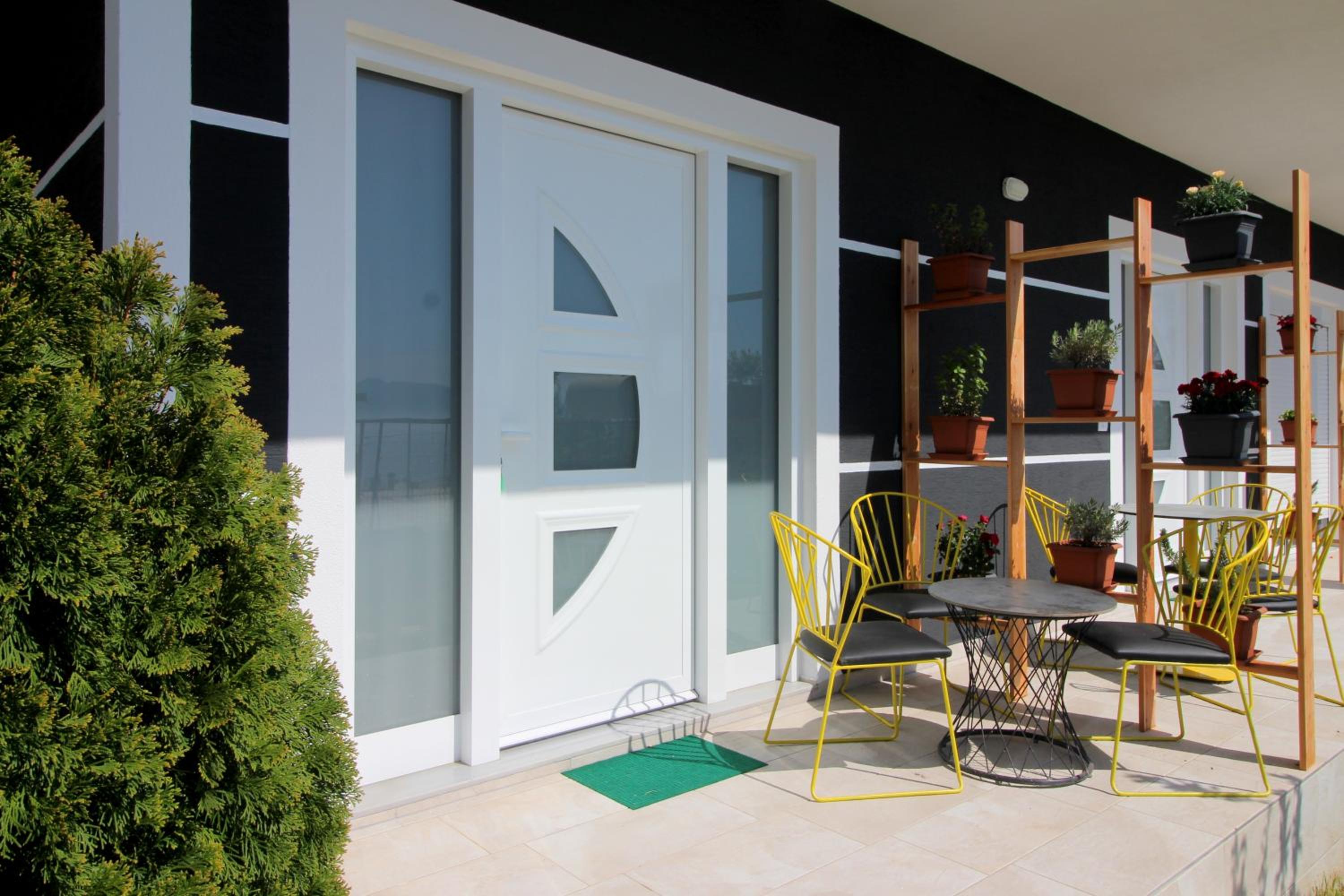 Alis Apartments