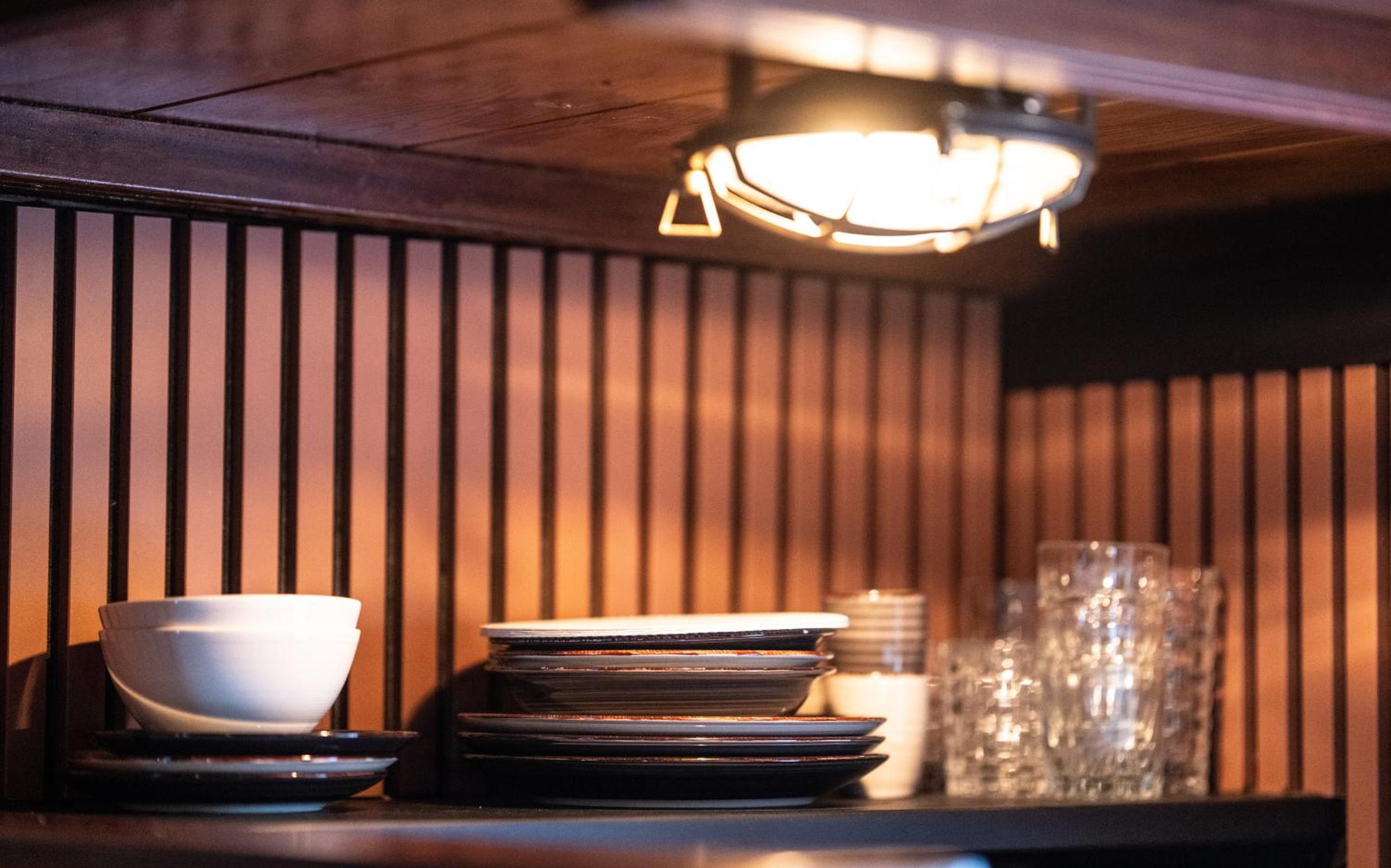 Houseboat-Amsterdam-Classic