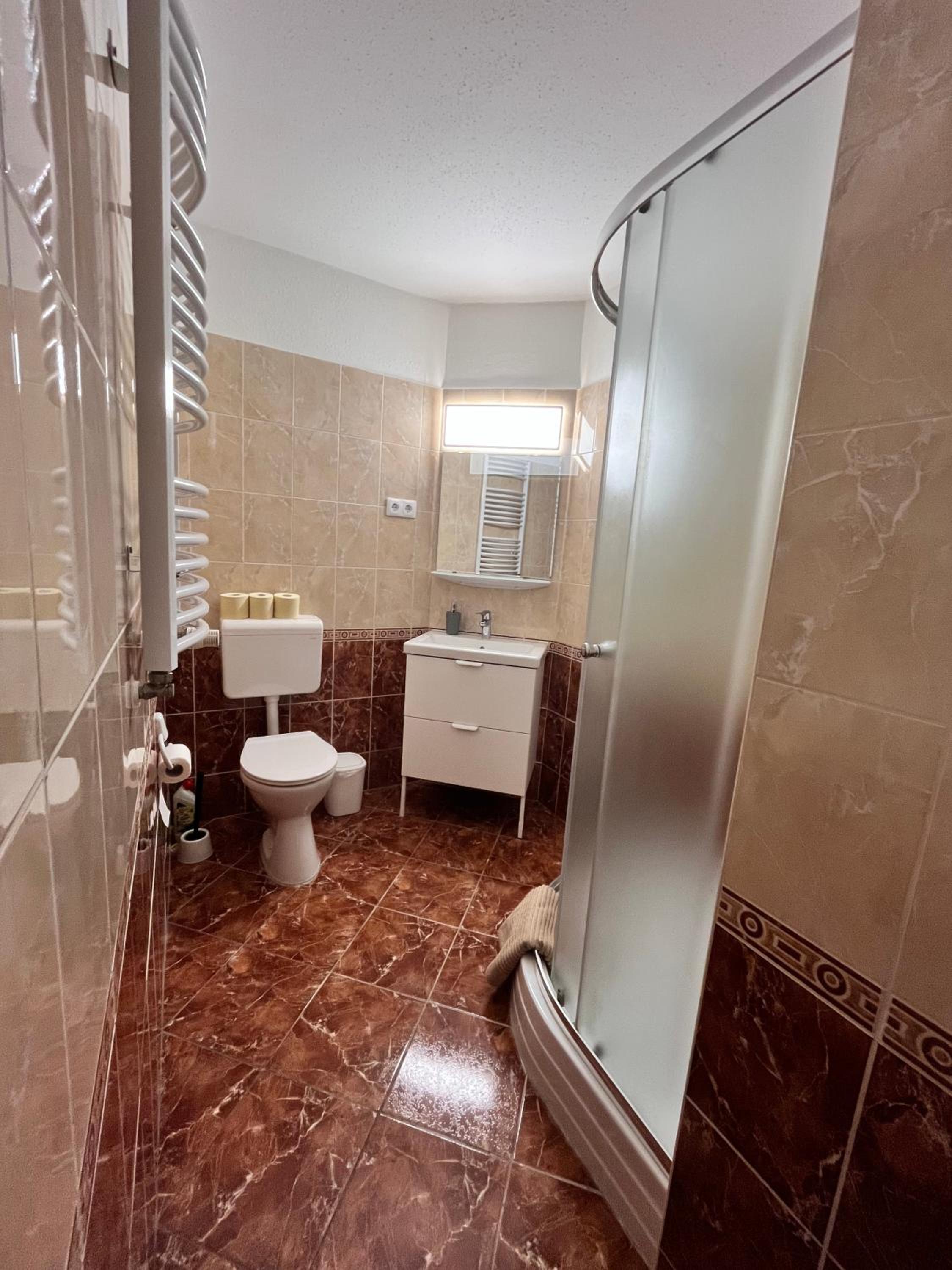 Károly Apartman