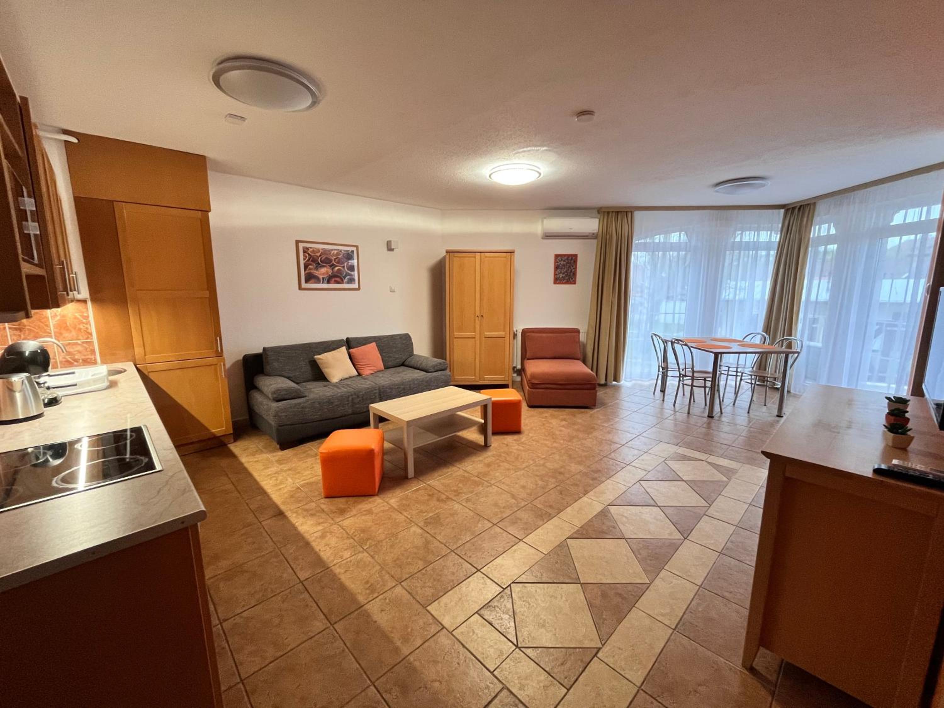Károly Apartman