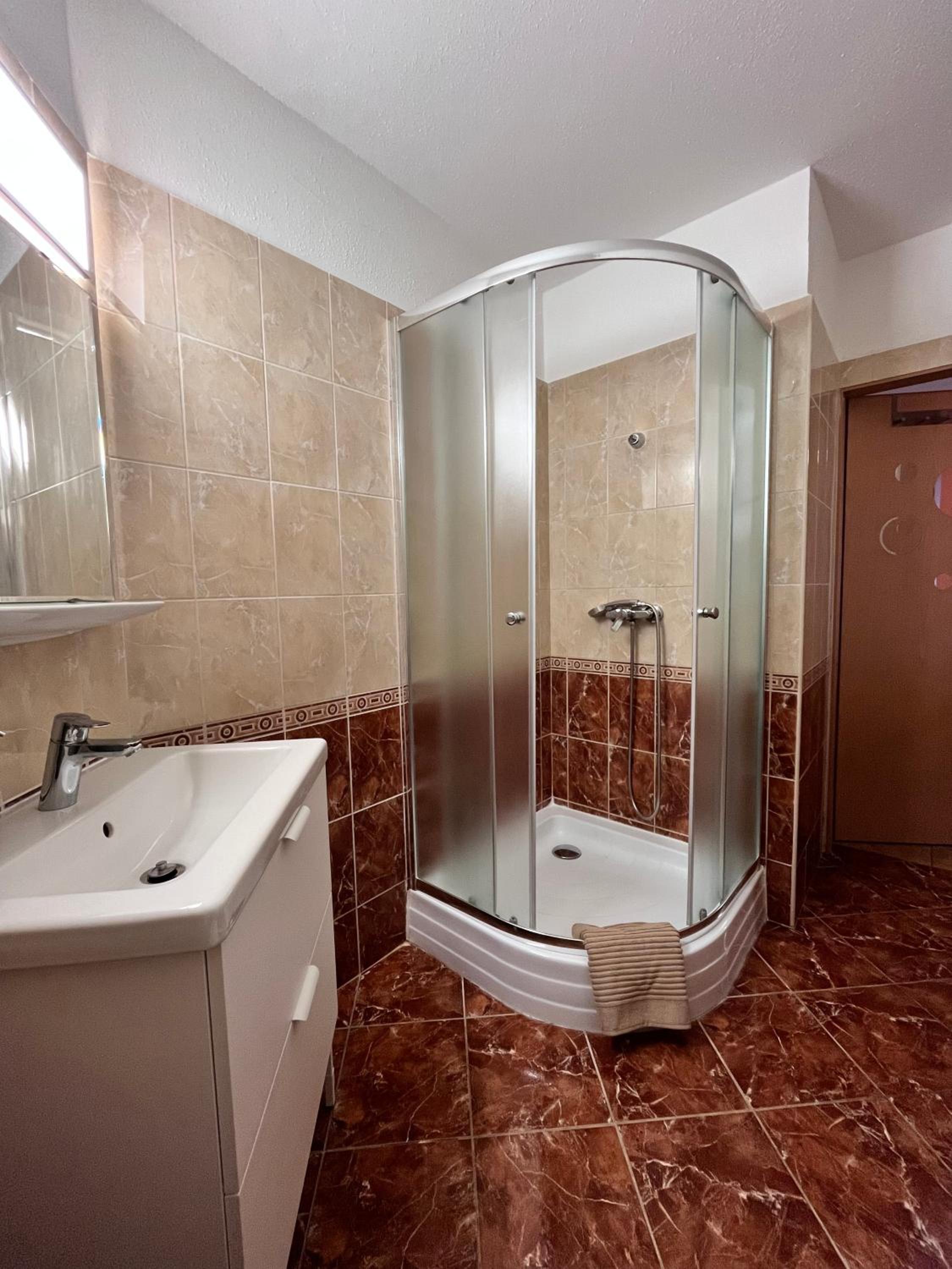 Károly Apartman