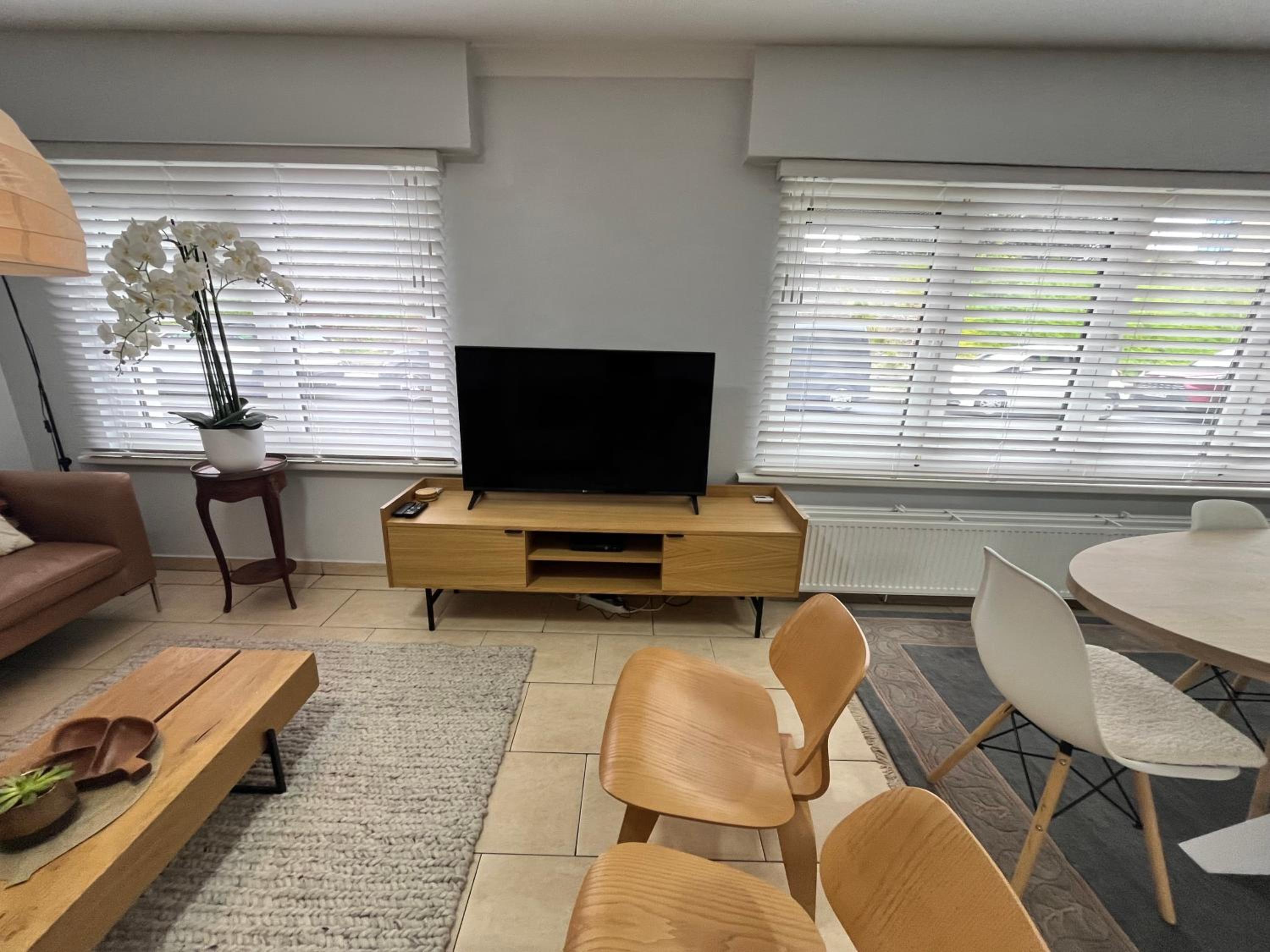 'Broker' - Amazing 2 bedroom apartment near the beach