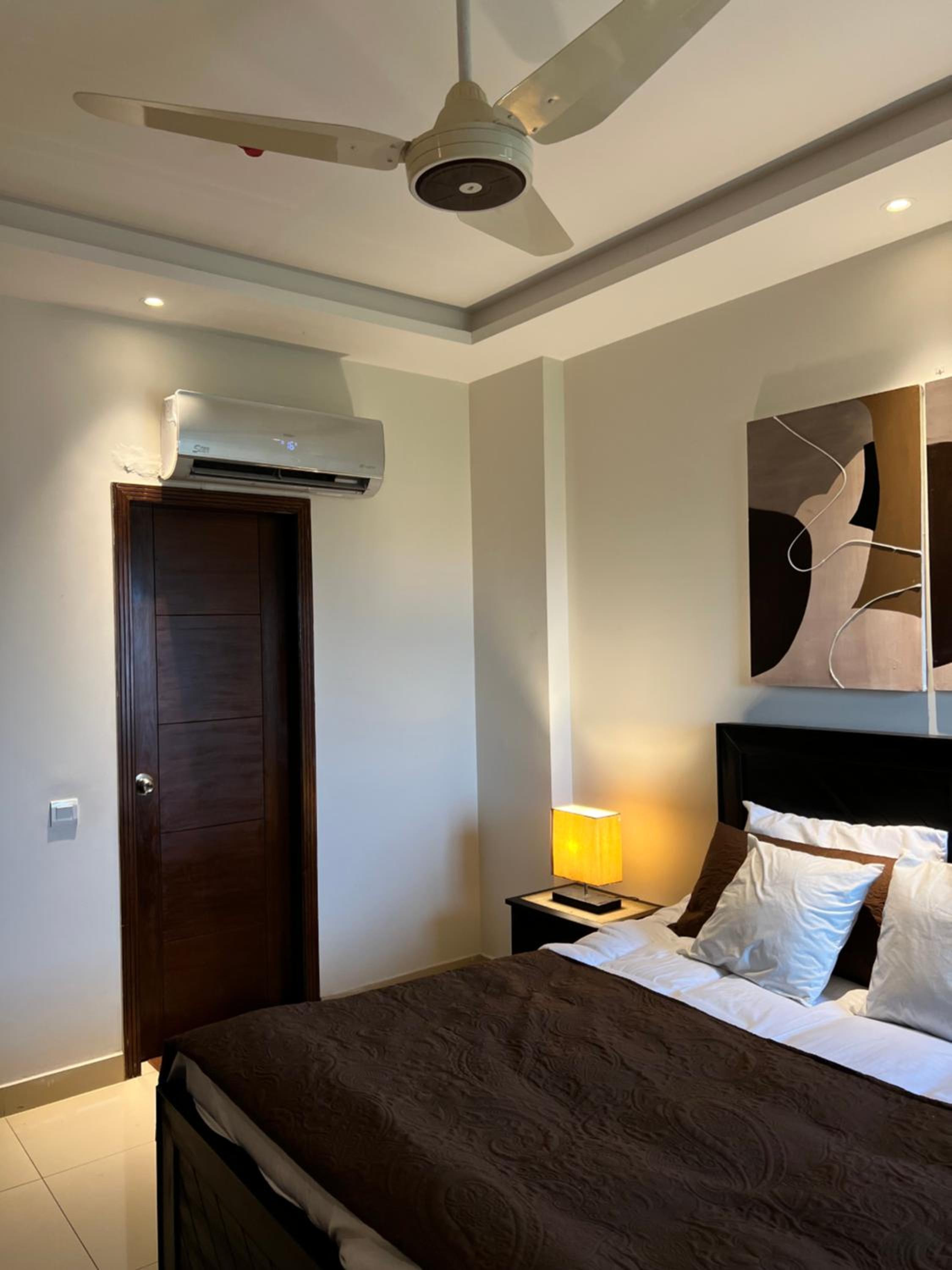 Modern 2 Bedroom Apartment with GYM&POOL view 2