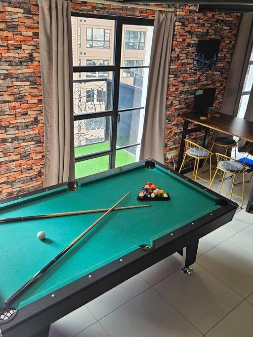RilekLU - Designer Loft l PS4 l Pool l Netflix l Garden photo 8