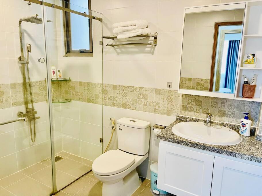Two Bedroom Happy Residence