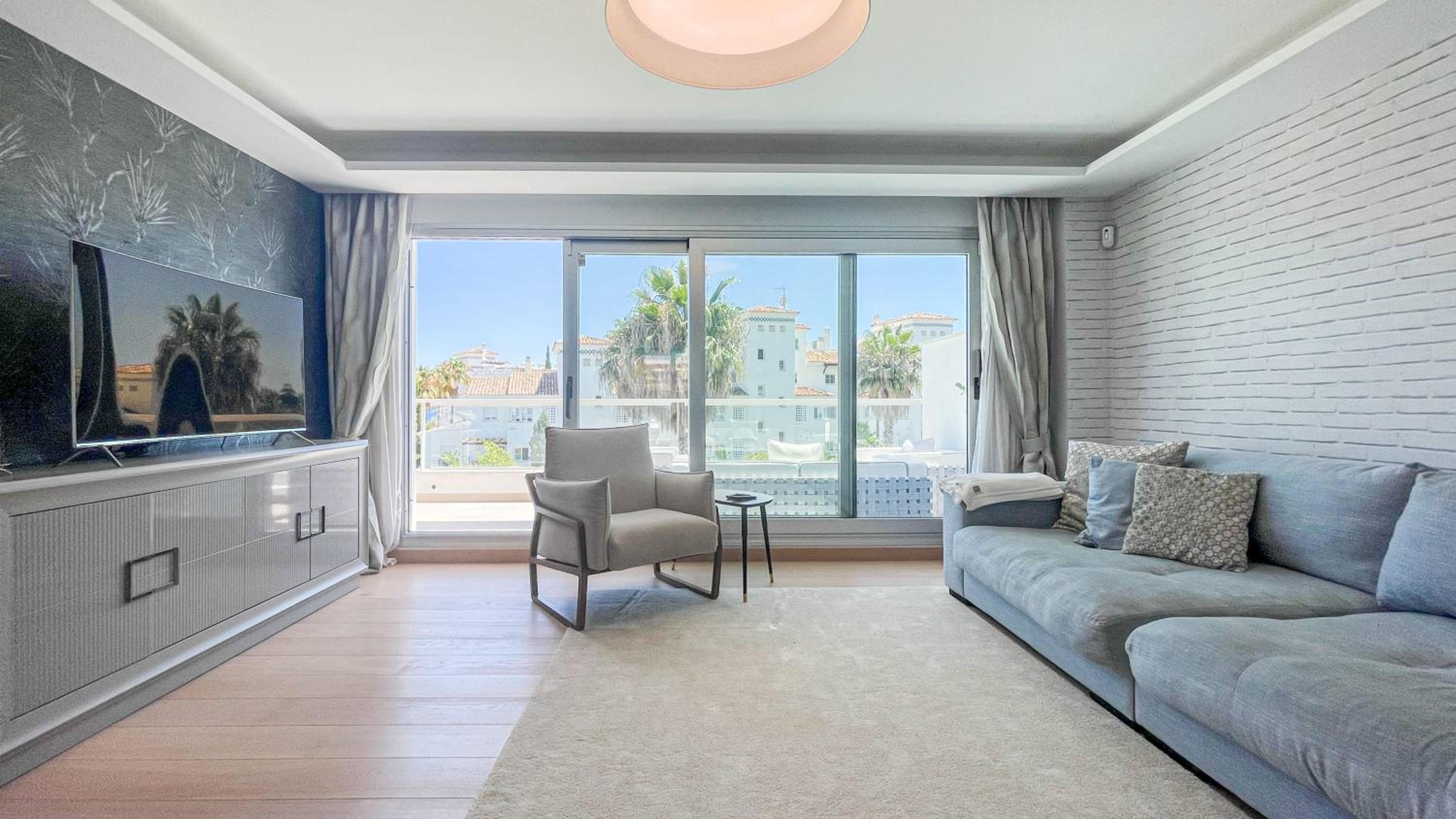 BEACHFRONT LUXURY ROOFTOP PENTHOUSE WIFi POOLS GRILL I O NAC PADDLE