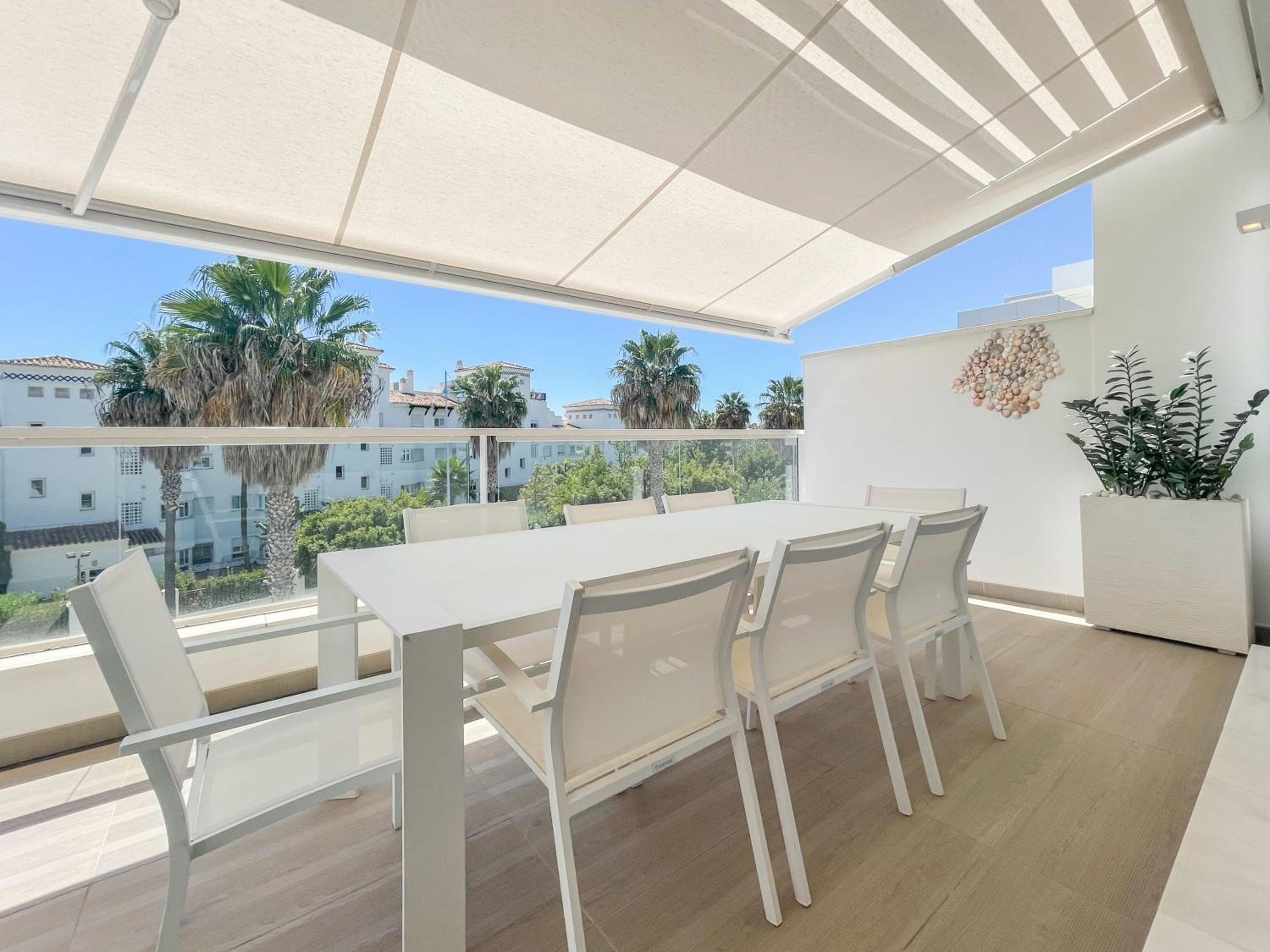 BEACHFRONT LUXURY ROOFTOP PENTHOUSE WIFi POOLS GRILL I O NAC PADDLE