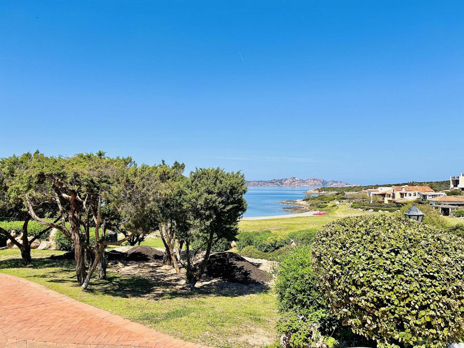 Sunset One CDL - Sea View Apartment on the First Floor with Private Beach