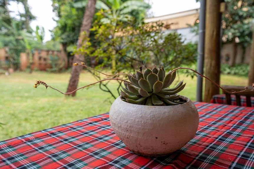 GIGIRI DRIVE::2BR EXQUISITELY FURNISHED PENTHOUSE