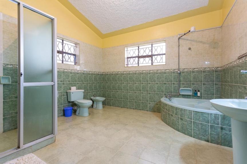 GIGIRI DRIVE::2BR EXQUISITELY FURNISHED PENTHOUSE
