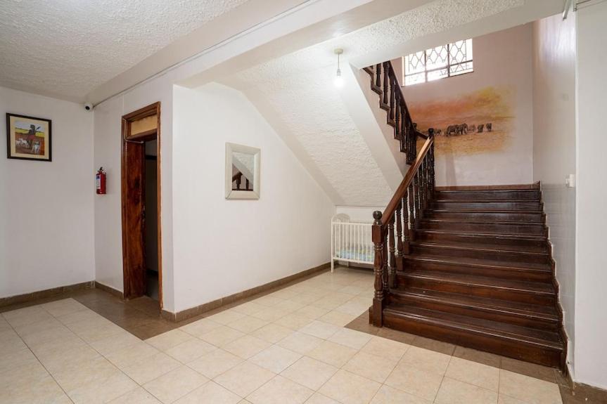 GIGIRI DRIVE::2BR EXQUISITELY FURNISHED PENTHOUSE