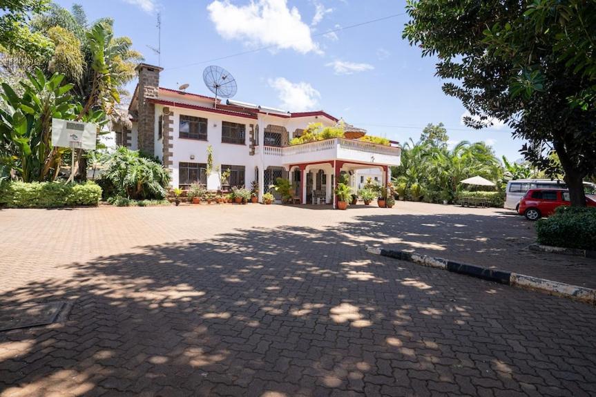 GIGIRI DRIVE::2BR EXQUISITELY FURNISHED PENTHOUSE
