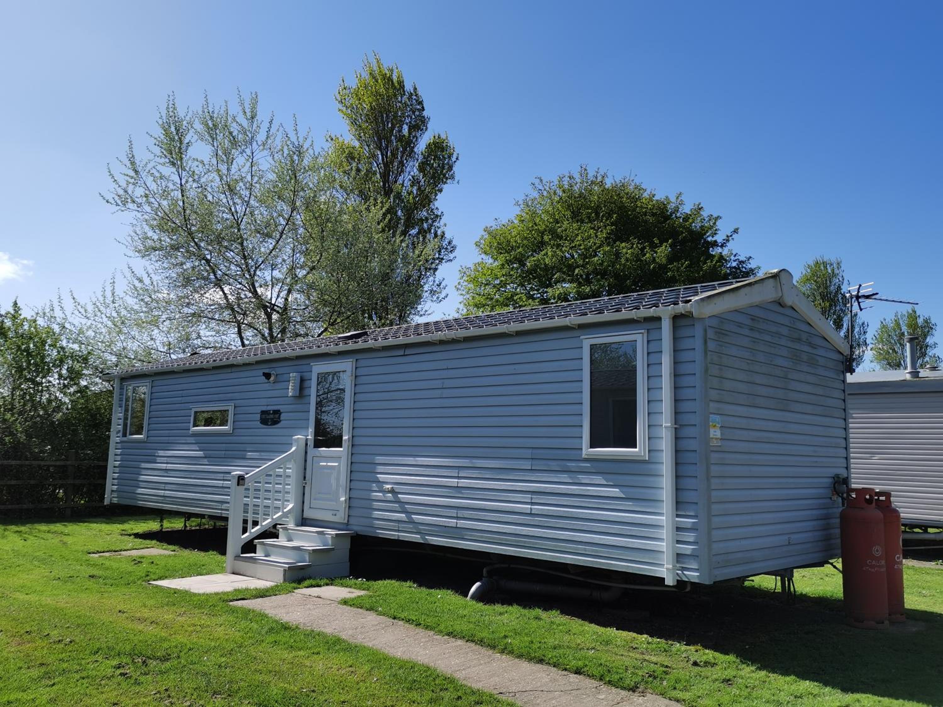 8Berth- SmartTV- CloseToBeach- FamilyFriendly view 2