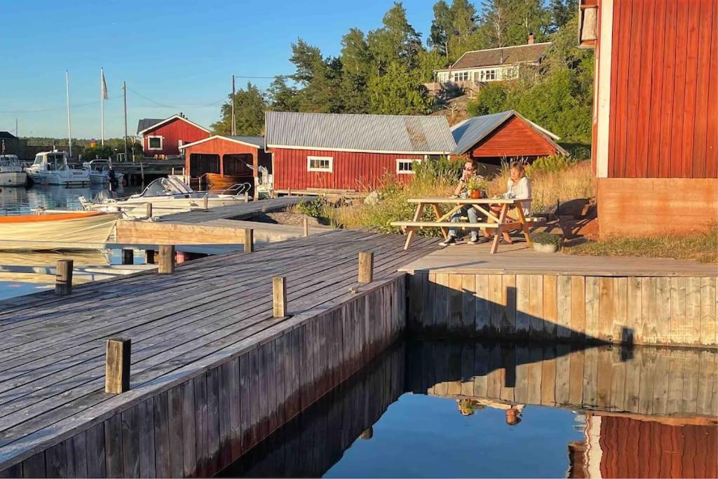 Bastukleven, stuga i Hamnsundets skärgårds idyll