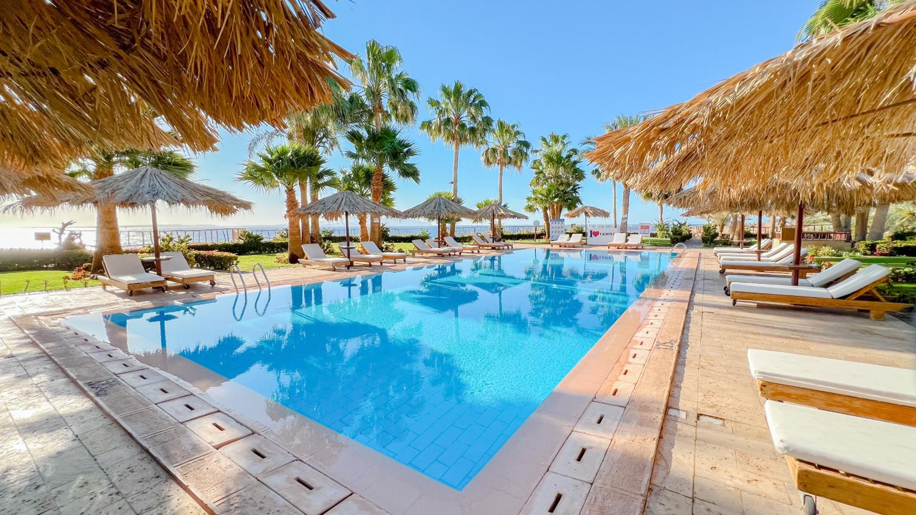 Tamra Beach Resort