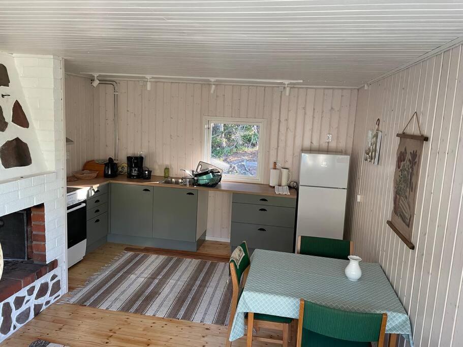 Bastukleven, stuga i Hamnsundets skärgårds idyll