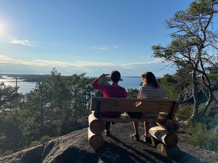 Bastukleven, stuga i Hamnsundets skärgårds idyll