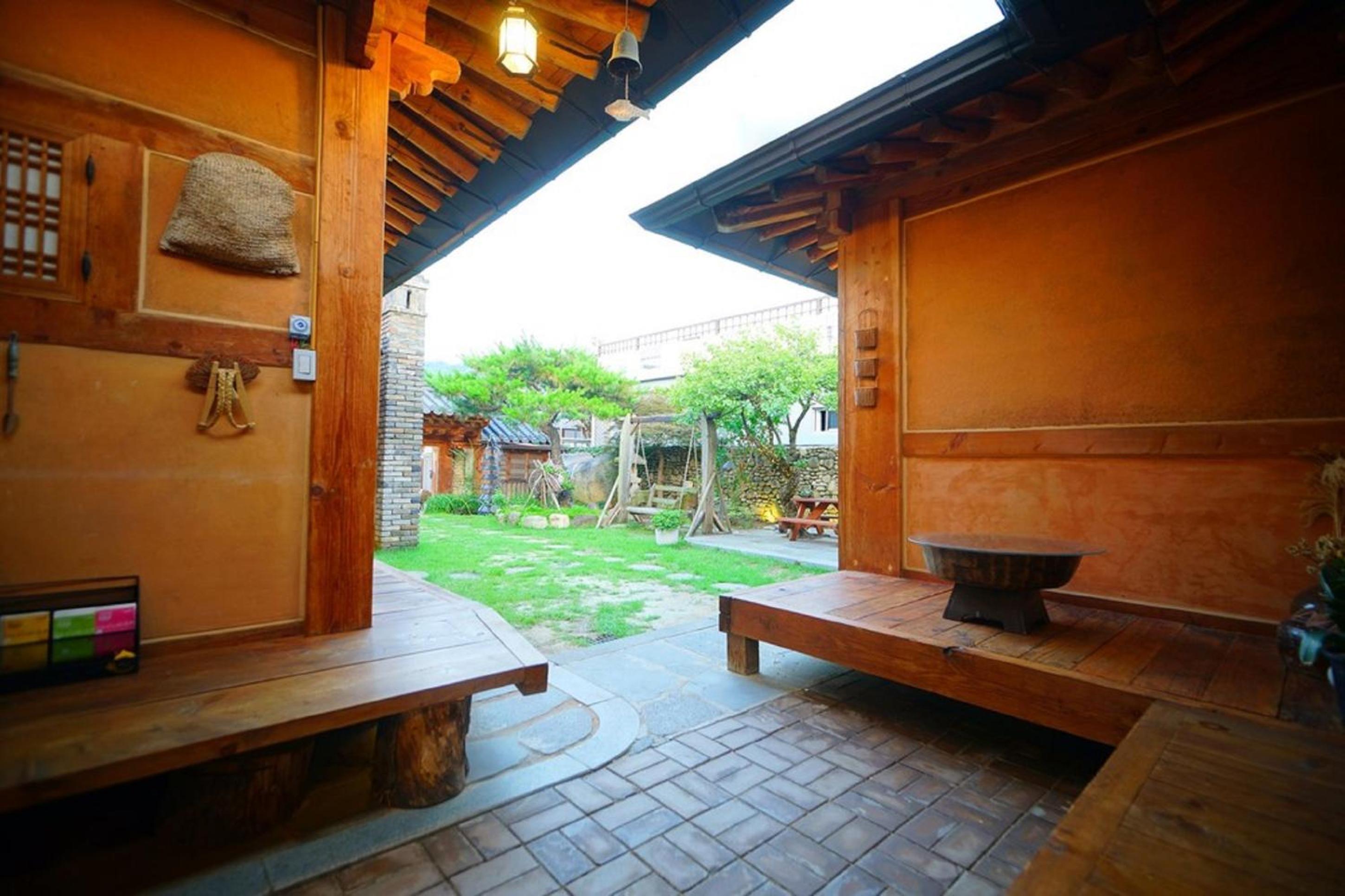 Hanok Gotaek Goeul