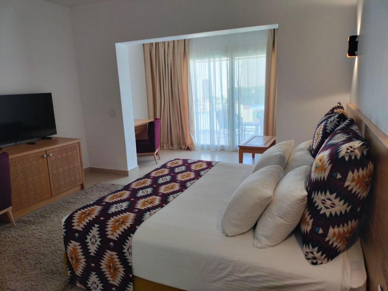 Tamra Beach Resort
