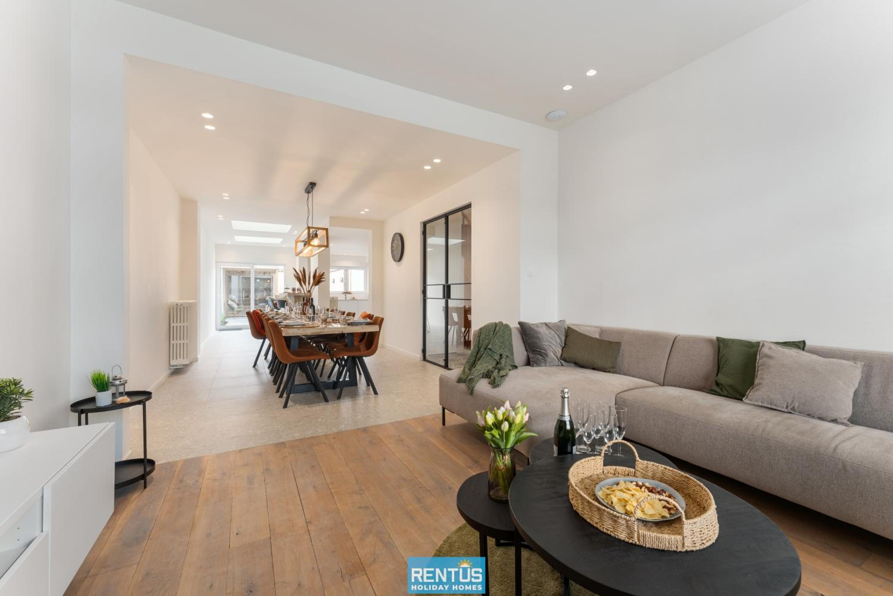 Casa Diva – renovated house for 12 in Blankenberge