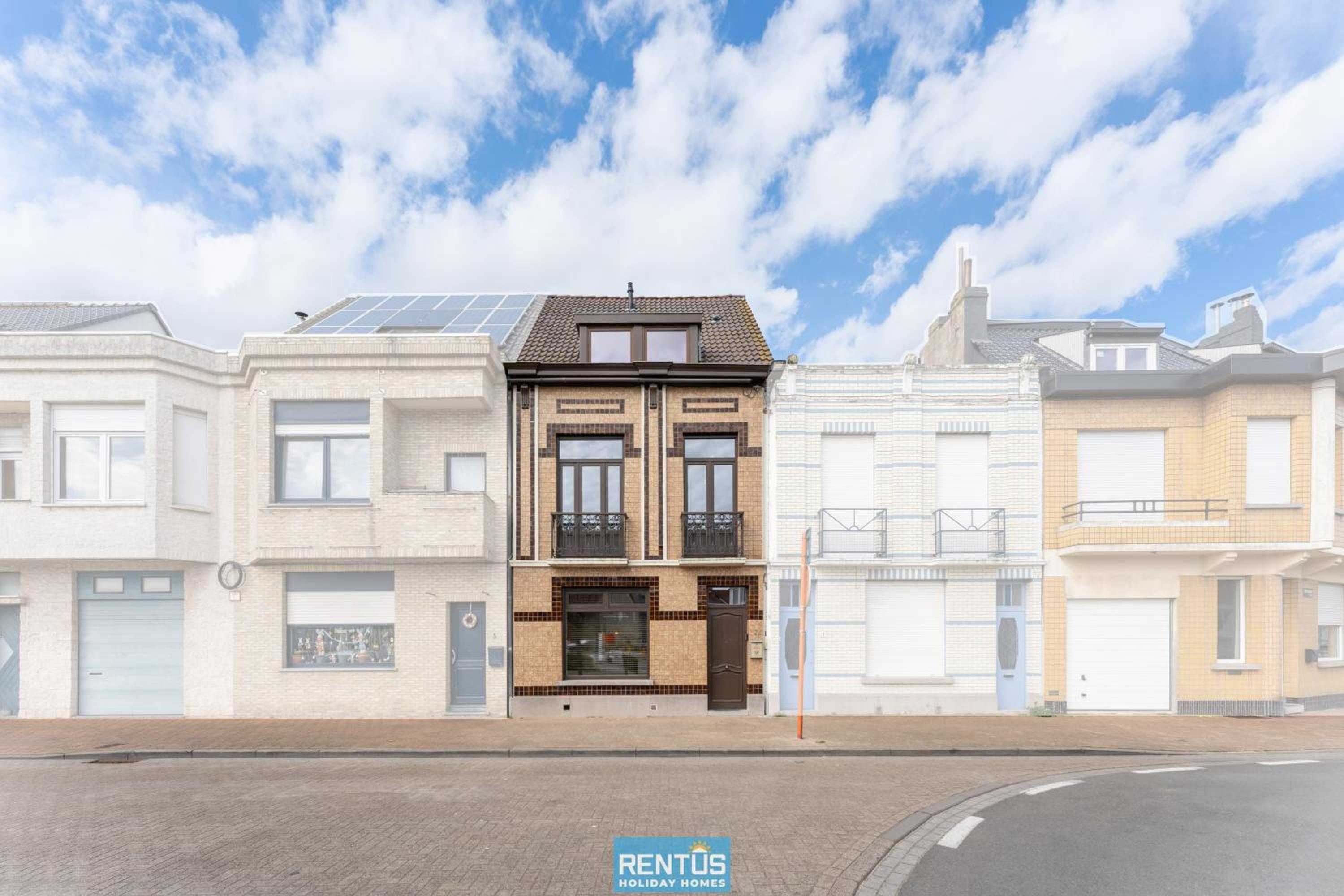 Casa Diva – renovated house for 12 in Blankenberge