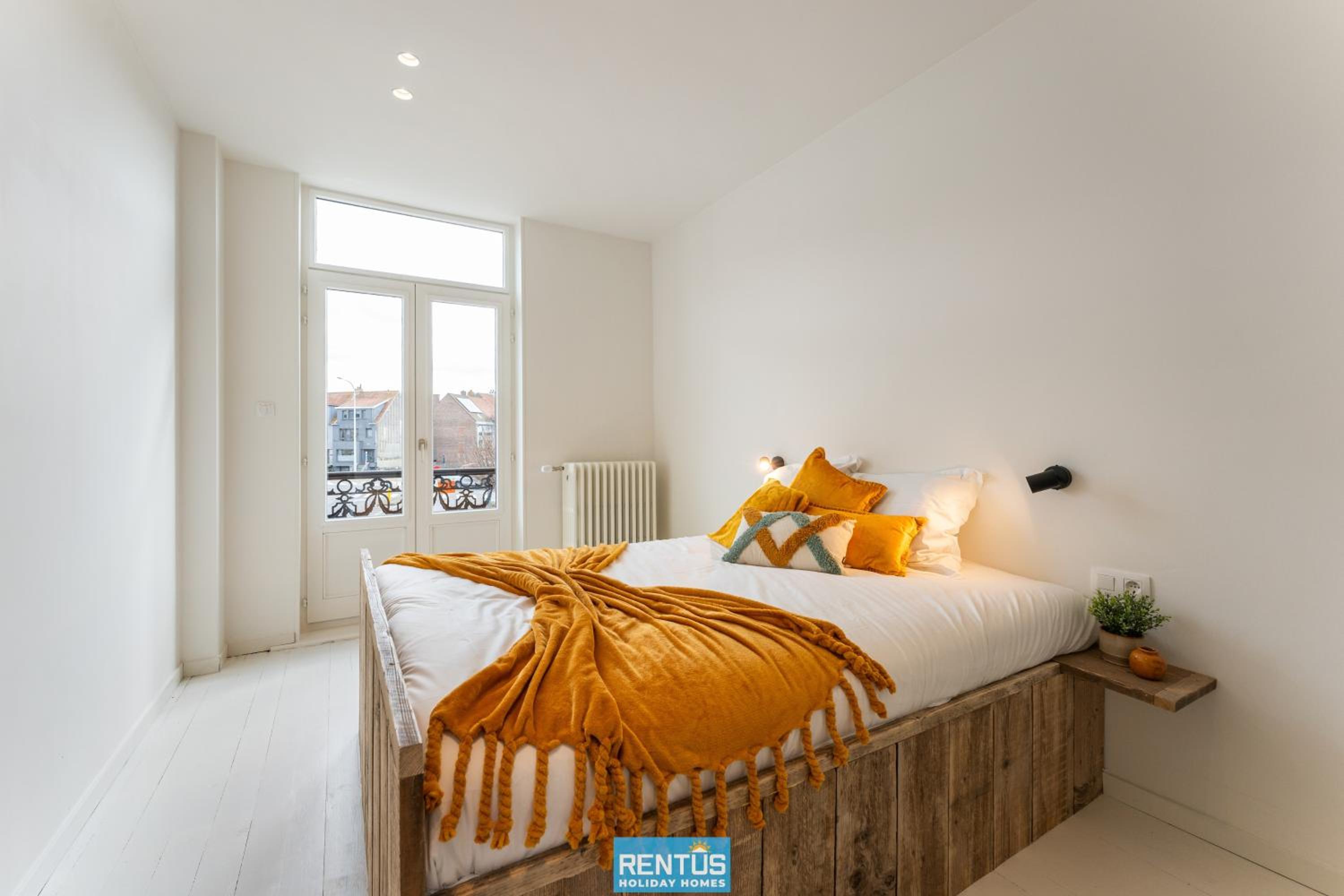 Casa Diva – renovated house for 12 in Blankenberge