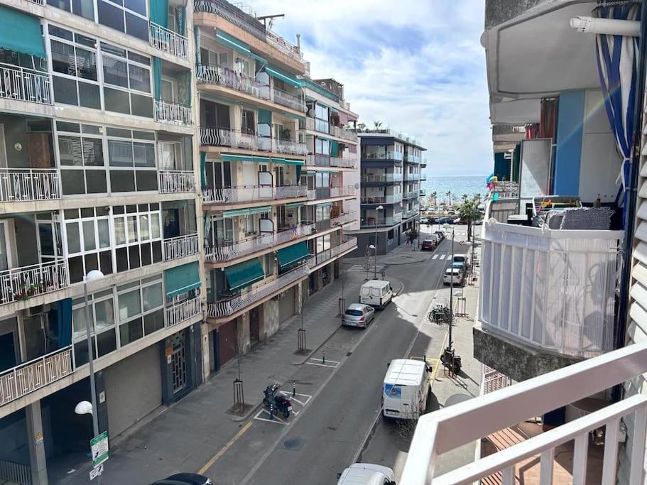 Logement avec vue latérale mer