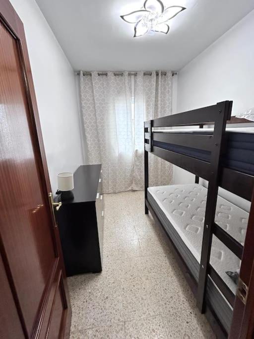 Logement avec vue latérale mer