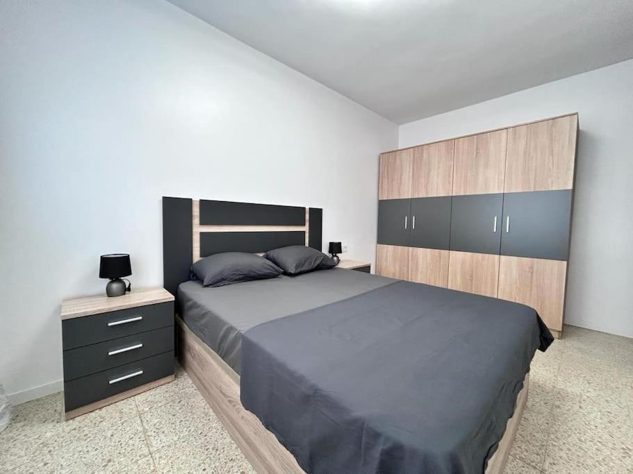 Logement avec vue latérale mer