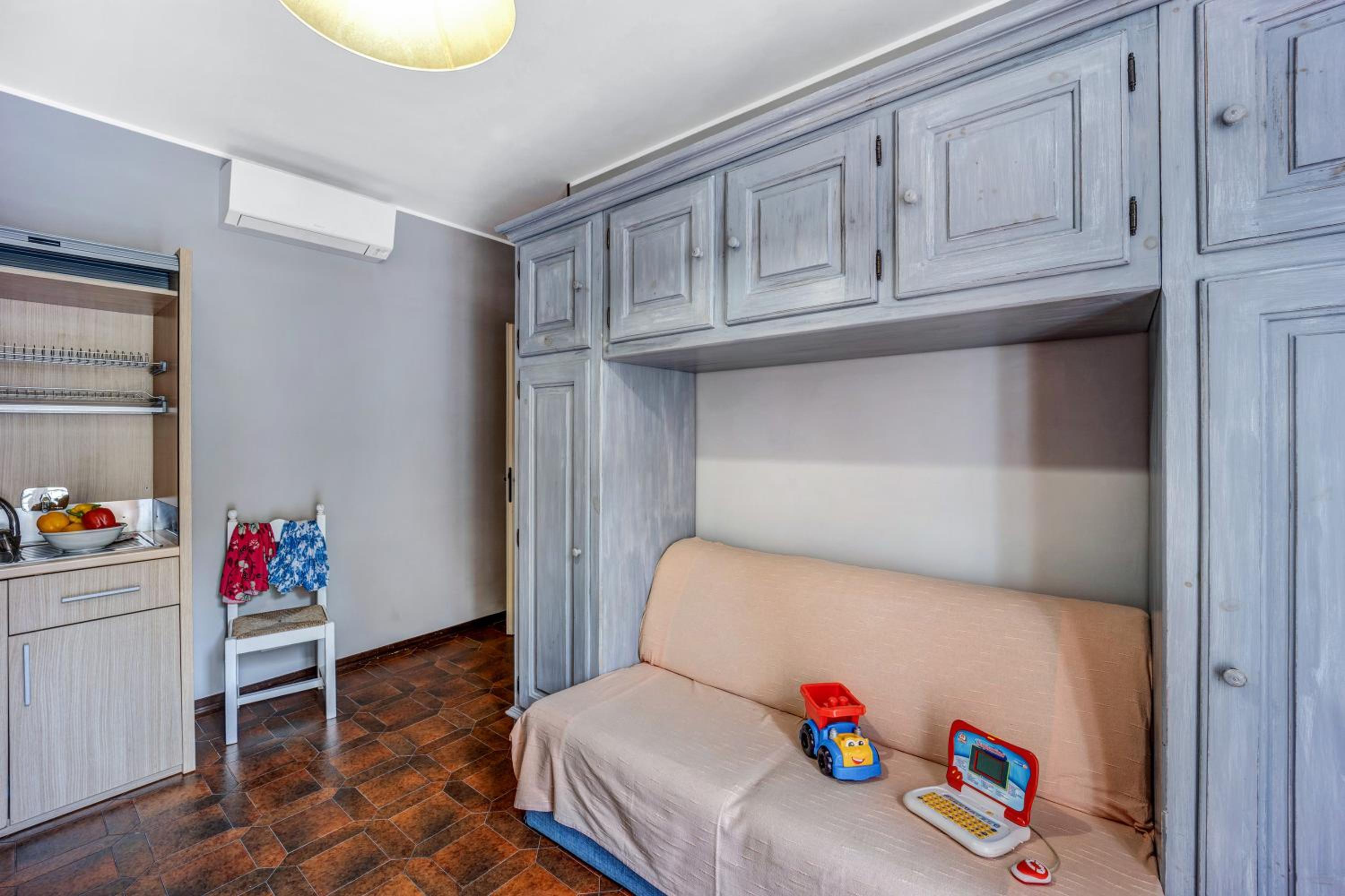 E2-8 Bilocale Borgo Rovere view 4
