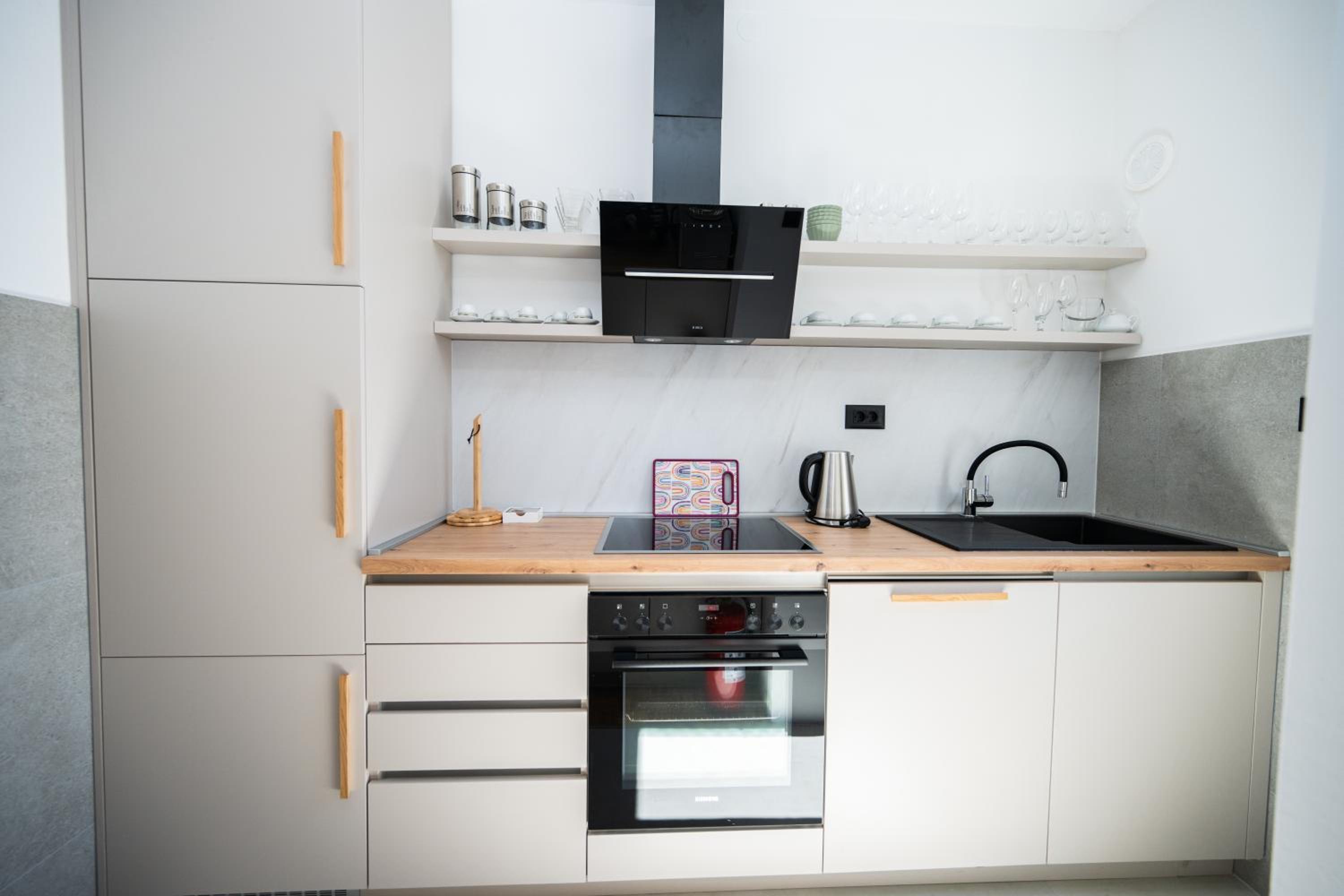 Design 150m2 Three-Bedroom Apartment - Titova Street