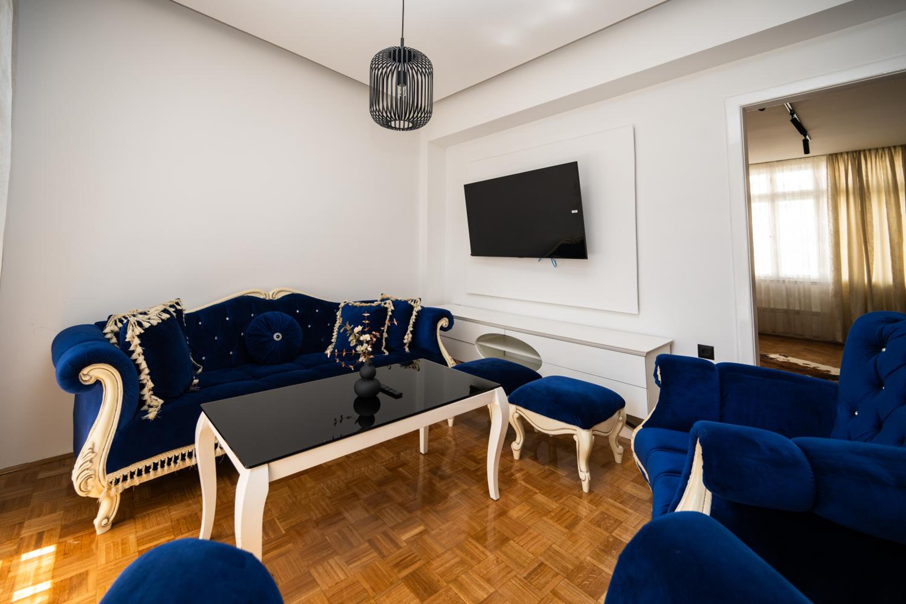 Design 150m2 Three-Bedroom Apartment - Titova Street
