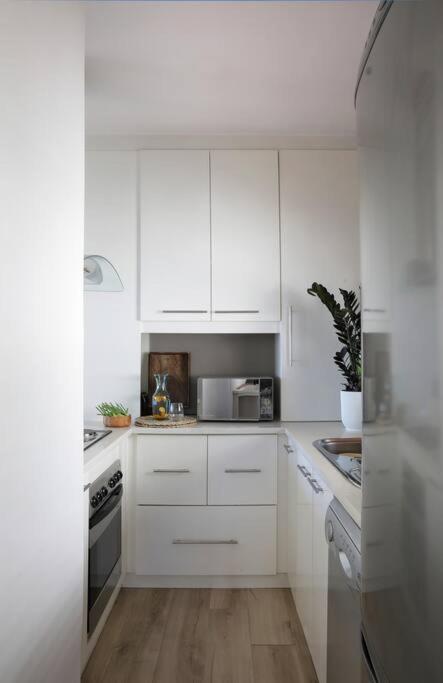 Cozy Studio Apartment - Number 4705 view 3